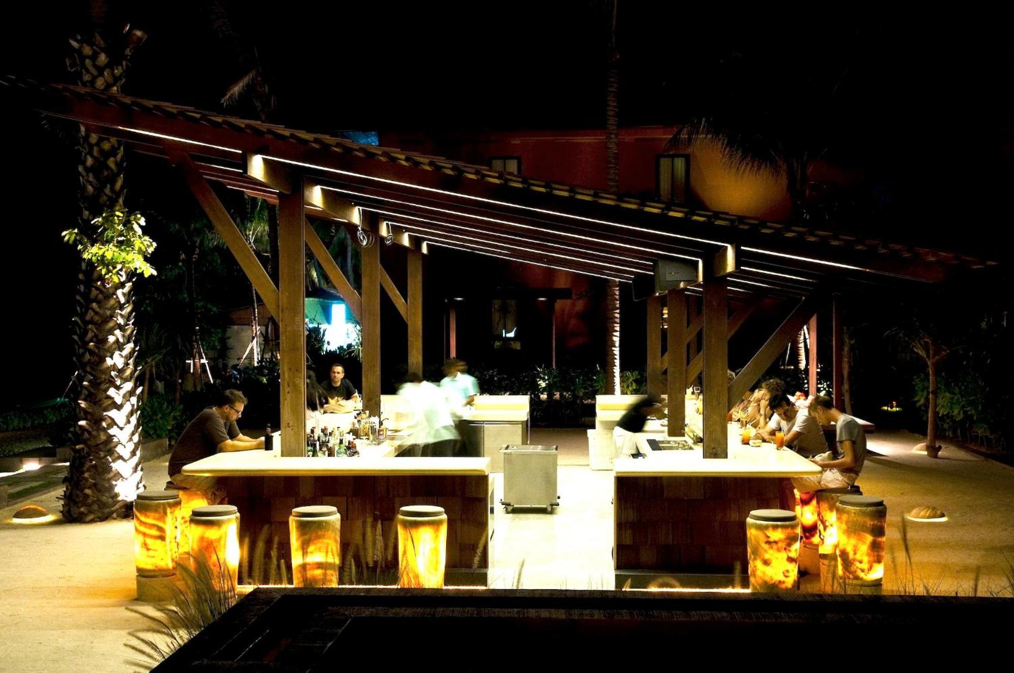 Hansar Samui Resort & Spa - Sha Extra Plus Bophut Exteriér fotografie The bar at the beach